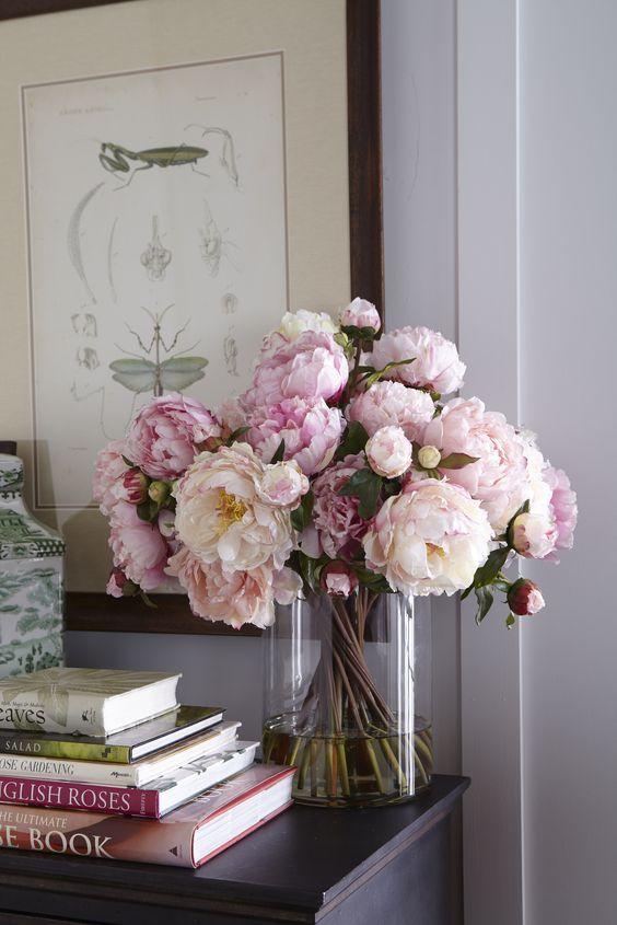 Secret Garden Whisper: Enchanted Floral Mix